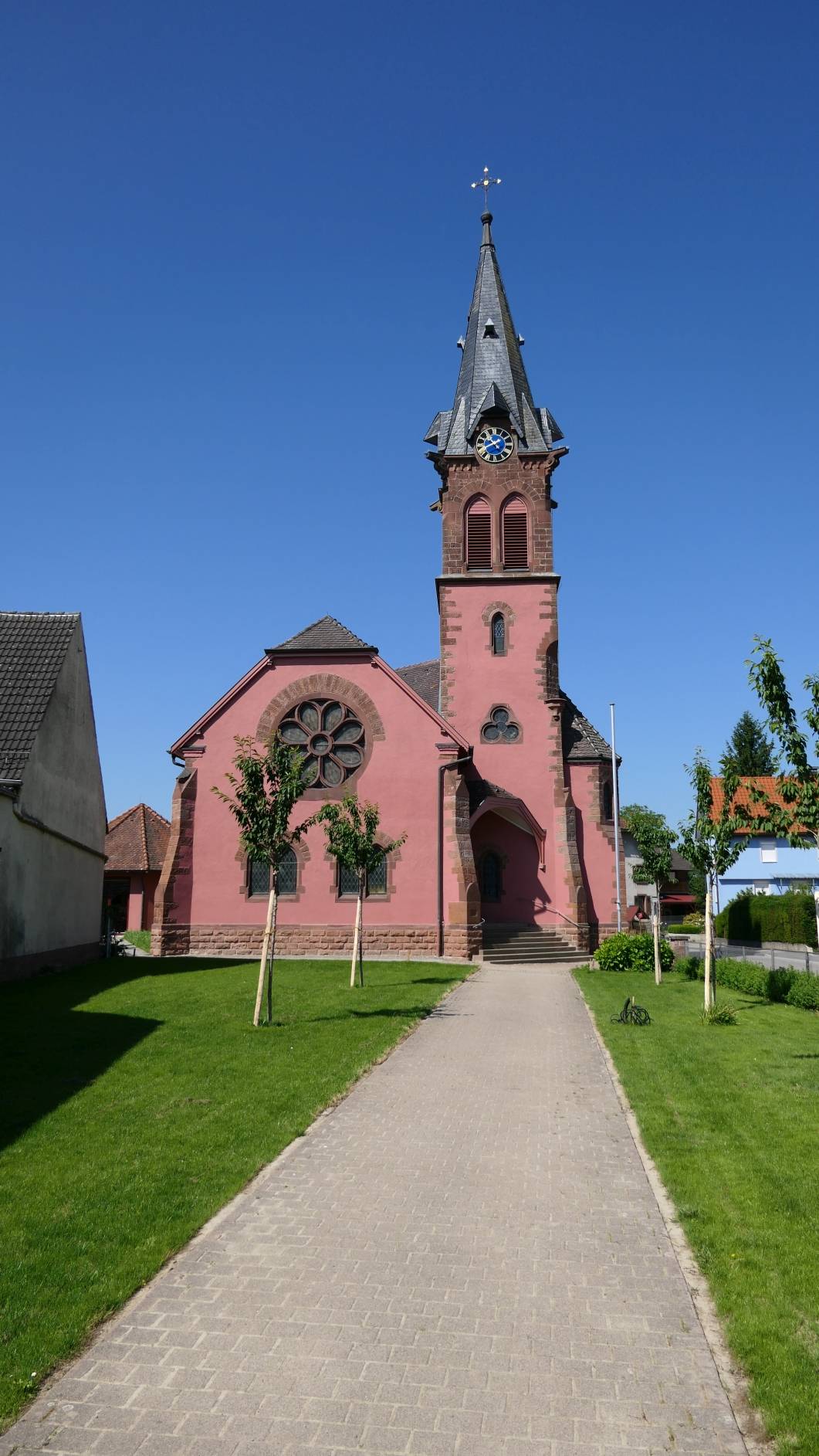 Die frisch renovierte Erlöserkirche von Kippenheimweiler